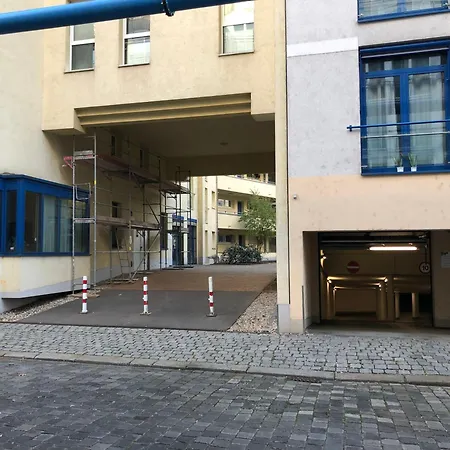 Sonnige Im Zentrum Mit Terrasse U Tiefgarage - Netflix & Prime Apartment